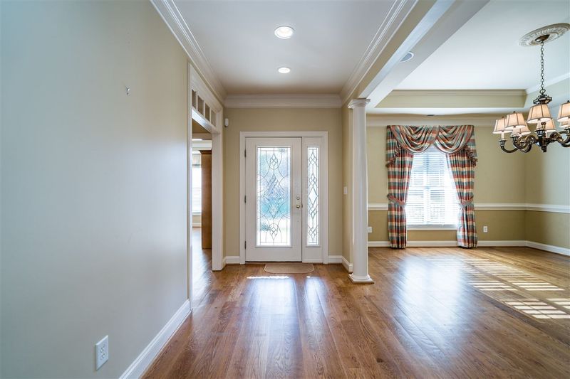11613 Midlavian Dr, Raleigh, NC 27614