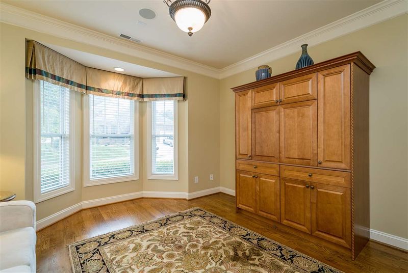 11613 Midlavian Dr, Raleigh, NC 27614
