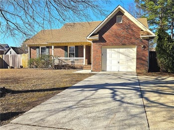 1162 Derbyshire Rd, Fayetteville, NC 28314