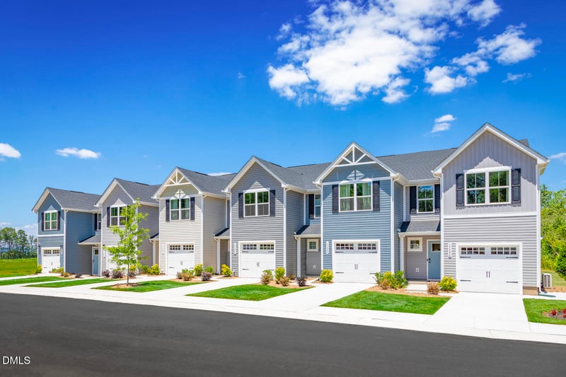 1163 Robins Nest Dr, Youngsville, NC 27596