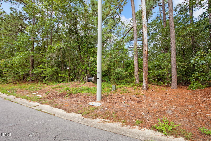 1167 Landau Rd, Fayetteville, NC 28311