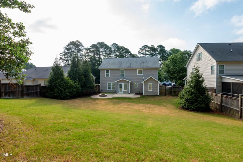 1168 Dexter Ridge Dr, Holly Springs, NC 27540