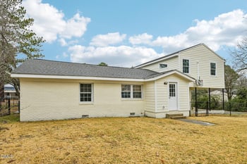 117 W Allen St, Four Oaks, NC 27524