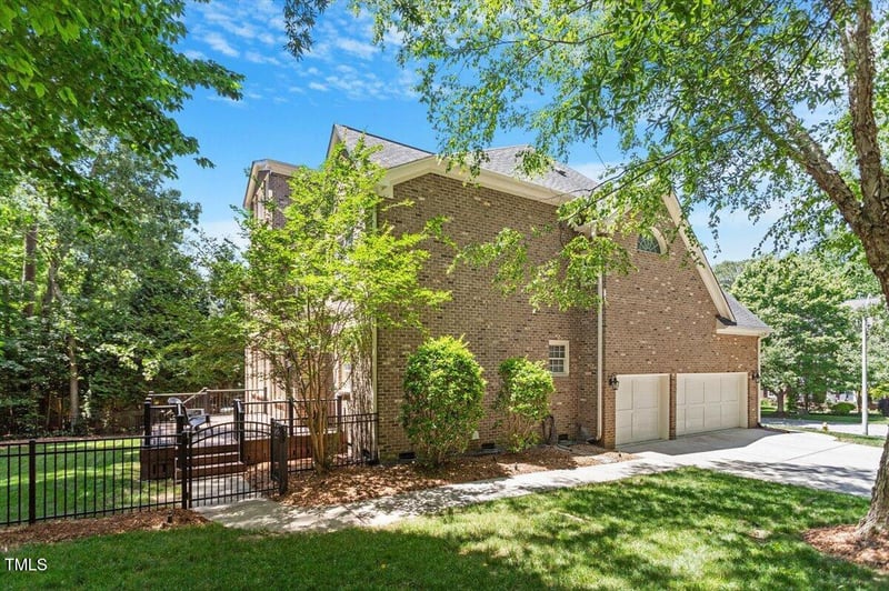 117 Arborhill Ln, Holly Springs, NC 27540