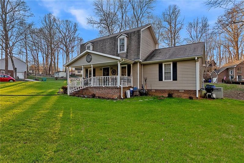 117 Briarcliff Dr, Mebane, NC 27302
