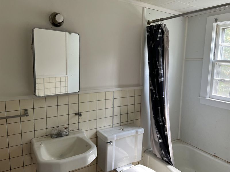 117 Clayton St, Roxboro, NC 27573