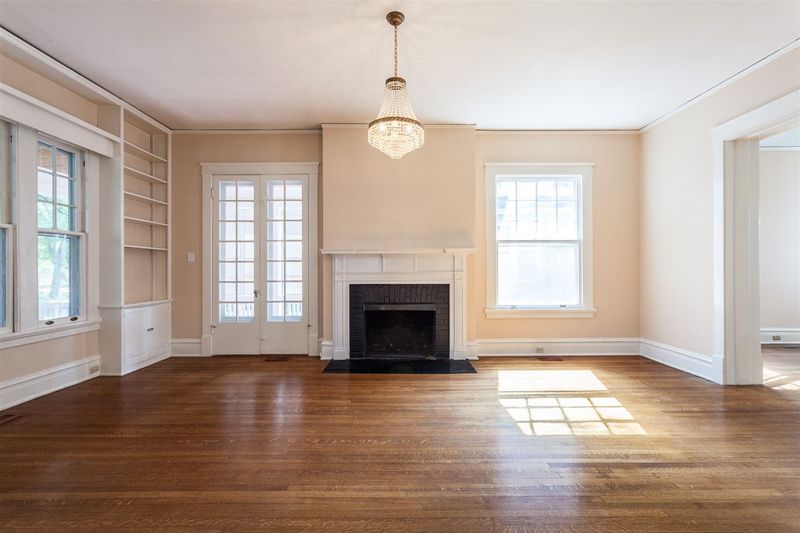 117 Forest Rd, Raleigh, NC 27605