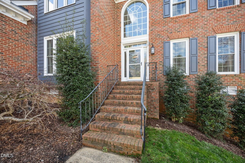 117 Fox Briar Ln, Cary, NC 27518