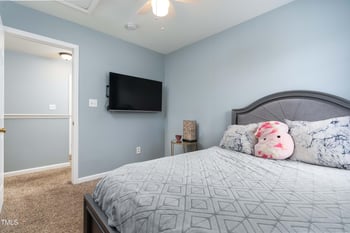117 Gladstone Dr, Durham, NC 27703