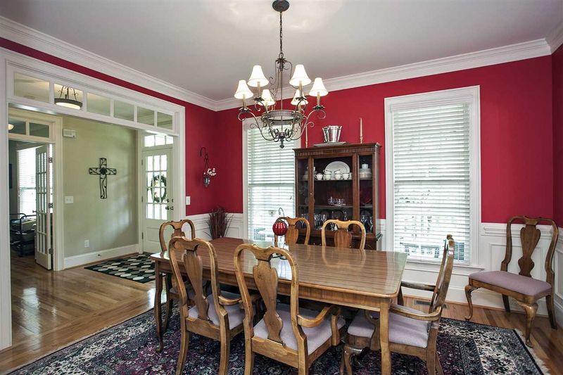 117 Grantwood Dr, Holly Springs, NC 27540