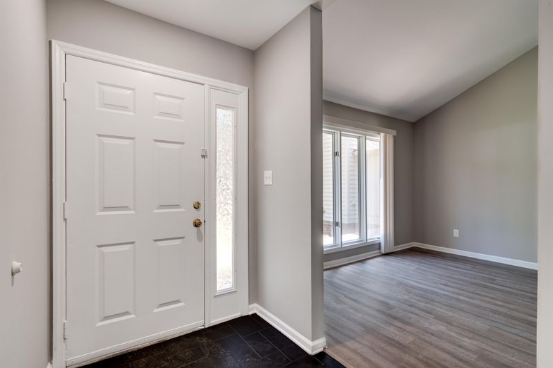 117 Greenmeadow Ln, Chapel Hill, NC 27514