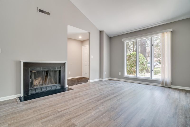 117 Greenmeadow Ln, Chapel Hill, NC 27514