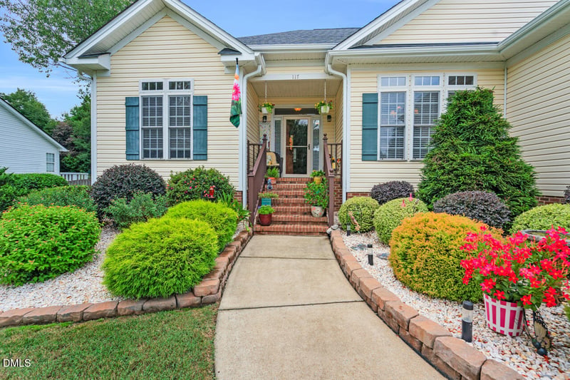 117 Holly Bay Ln, Holly Springs, NC 27540