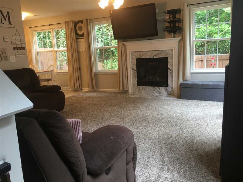 117 Lacombe Ct, Holly Springs, NC 27540