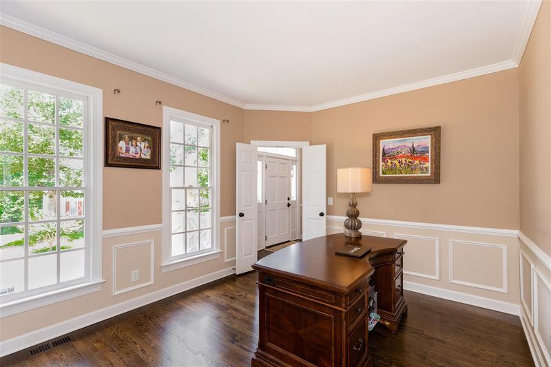 117 Parkcrest Dr, Cary, NC 27519