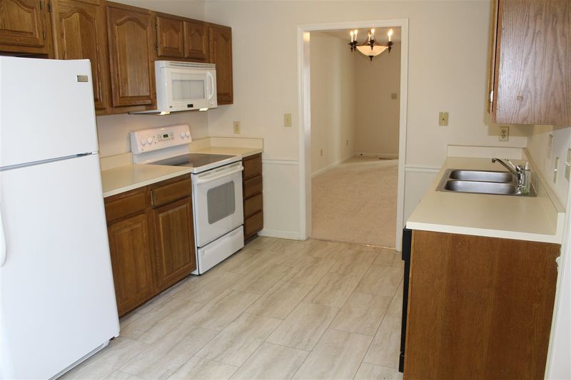 117 Pickett Ln, Cary, NC 27511