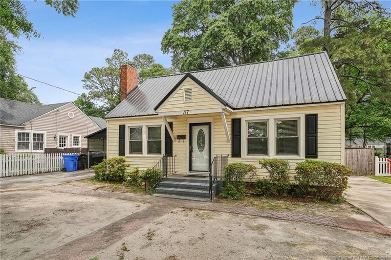 117 Pinecrest Dr, Fayetteville, NC 28305