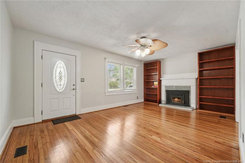117 Pinecrest Dr, Fayetteville, NC 28305