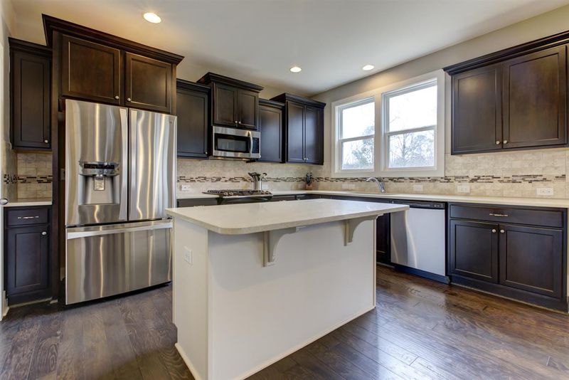 117 Pointe Park Cir, Holly Springs, NC 27540