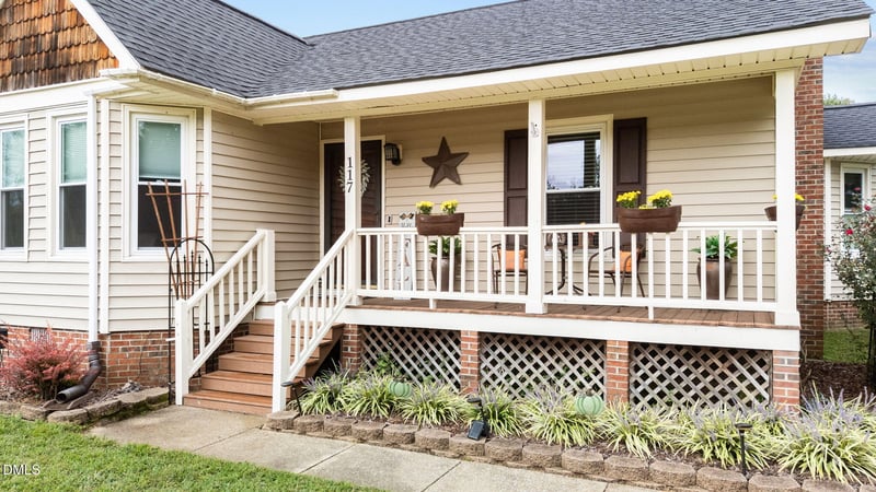 117 Poplar Dr, Clayton, NC 27520