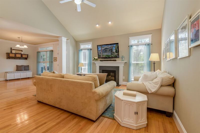 117 Redhill Rd, Holly Springs, NC 27540