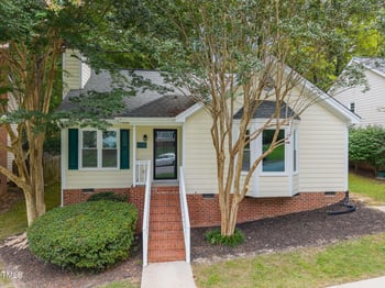 117 Rock Pointe Ln, Cary, NC 27513