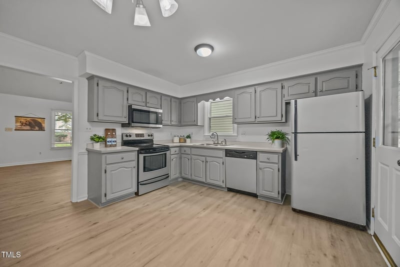 117 Rock Pointe Ln, Cary, NC 27513