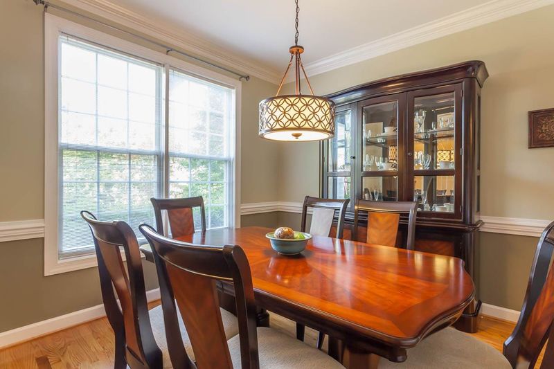 117 Steep Bank Dr, Cary, NC 27518