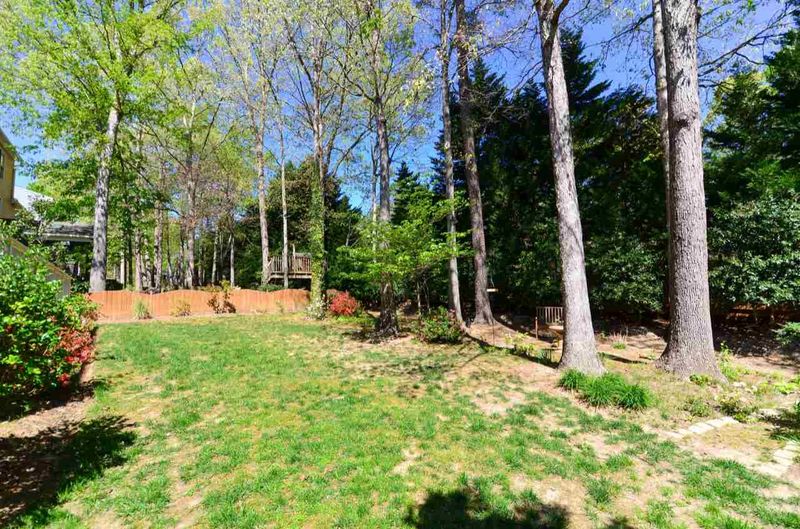117 Strathburgh Ln, Cary, NC 27518