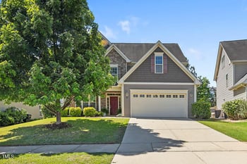 117 Woodlark Ln, Holly Springs, NC 27540