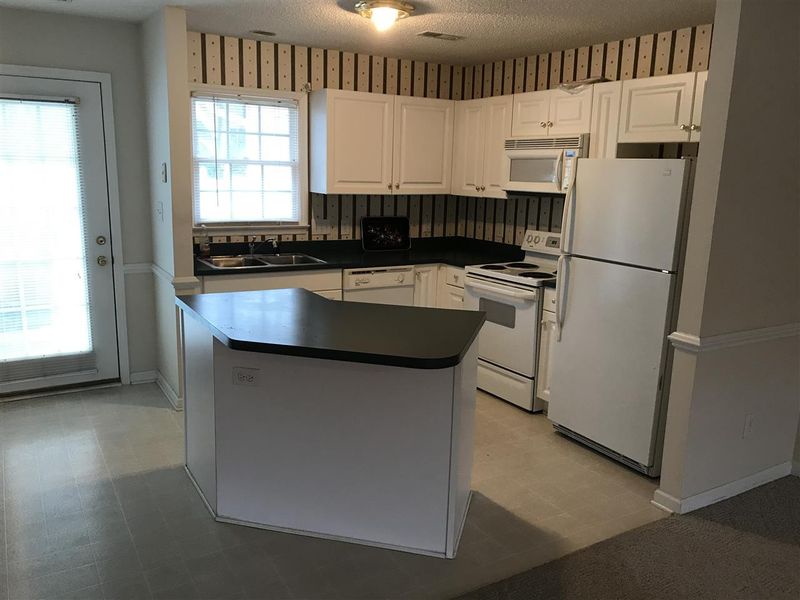 117 Woodridge Dr, Dunn, NC 28334