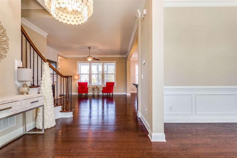 11704 Wake Bluff Dr, Raleigh, NC 27614