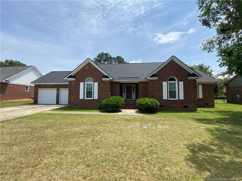 1175 Helmsley Dr, Fayetteville, NC 28314