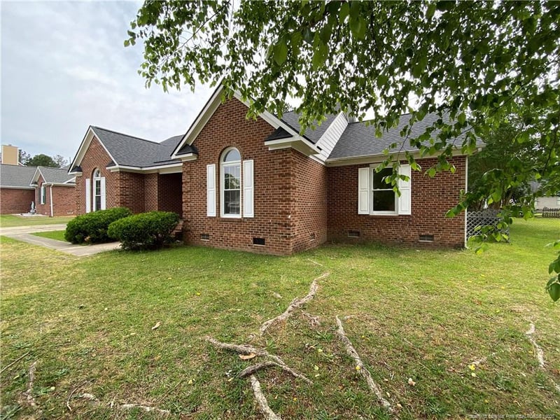 1175 Helmsley Dr, Fayetteville, NC 28314