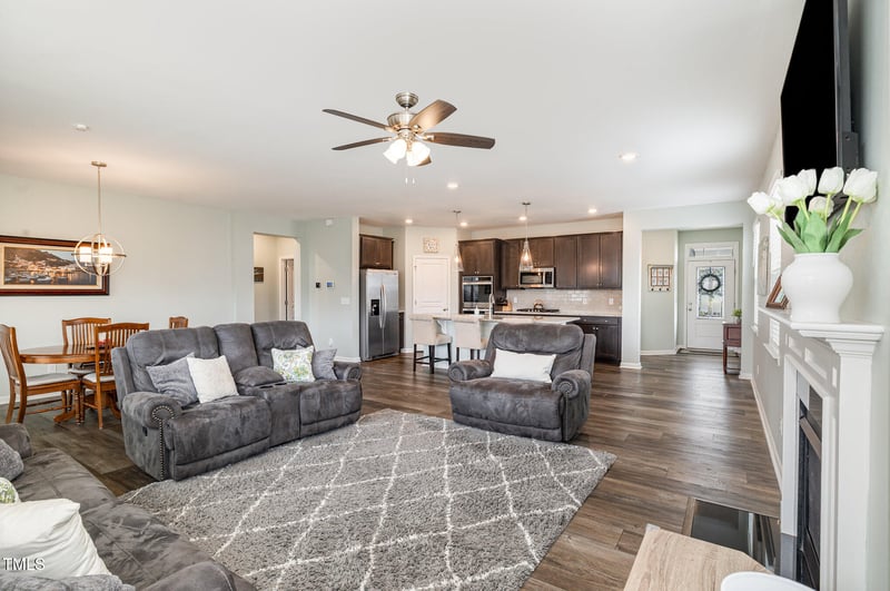 1175 Kafka Dr, Fuquay Varina, NC 27526