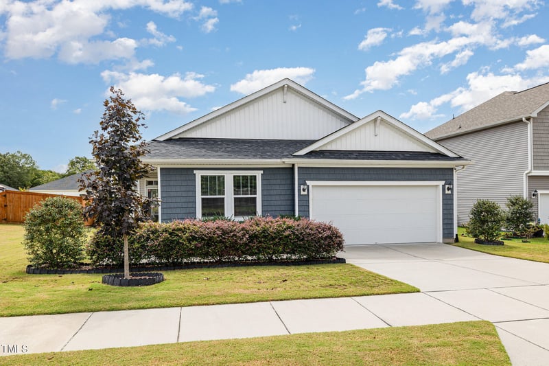 1175 Kafka Dr, Fuquay Varina, NC 27526