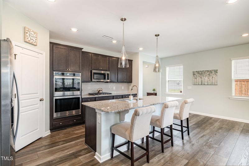 1175 Kafka Dr, Fuquay Varina, NC 27526