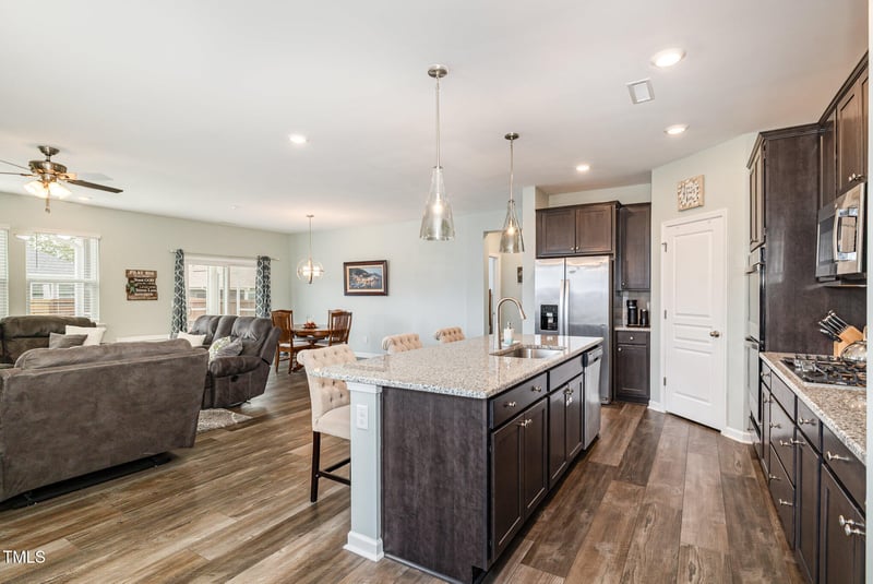 1175 Kafka Dr, Fuquay Varina, NC 27526