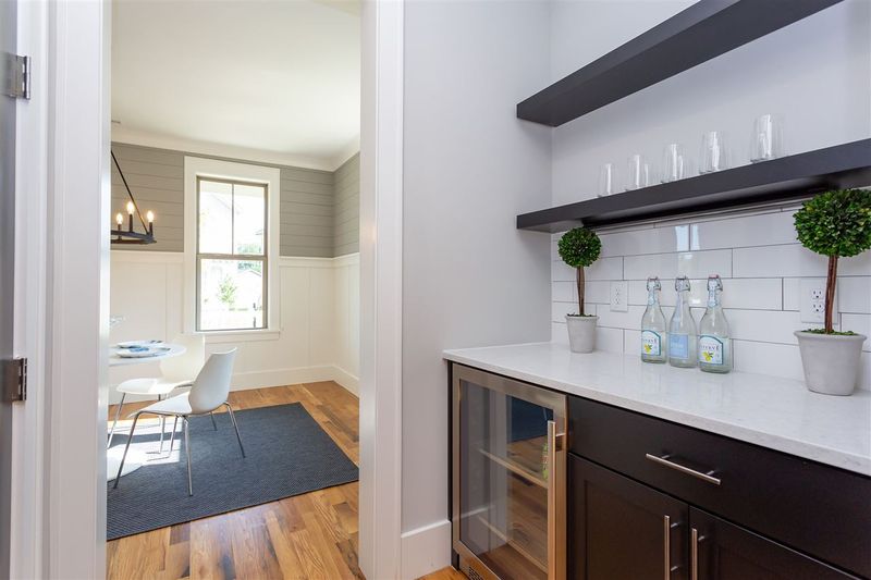 118 Airlie Dr, Chapel Hill, NC 27516