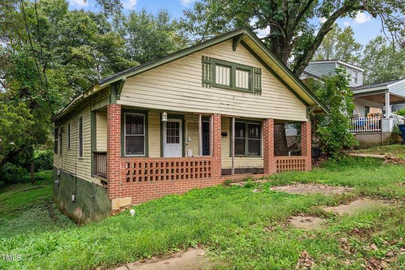 118 Alcott St, Sanford, NC 27330