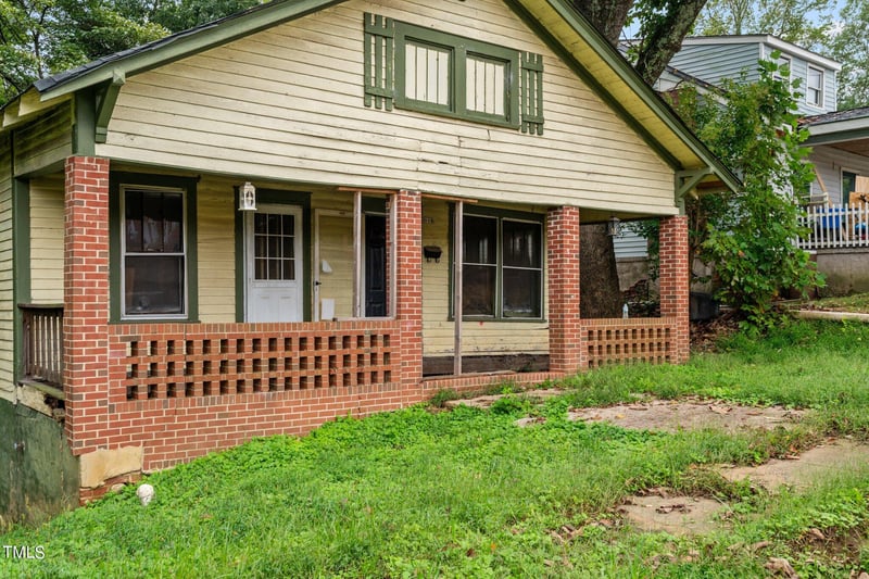 118 Alcott St, Sanford, NC 27330