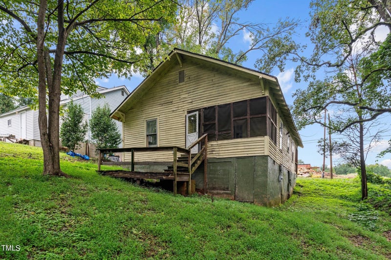 118 Alcott St, Sanford, NC 27330