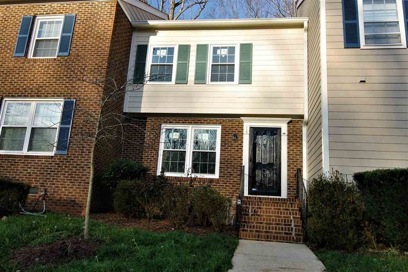 118 Bay Dr, Cary, NC 27511