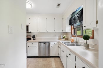 118 Clancy Cir, Cary, NC 27511