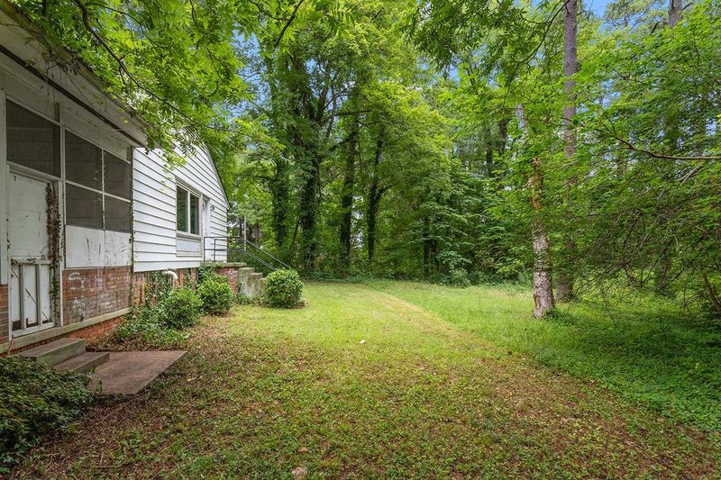 118 Clarendon Crescent, Raleigh, NC 27610