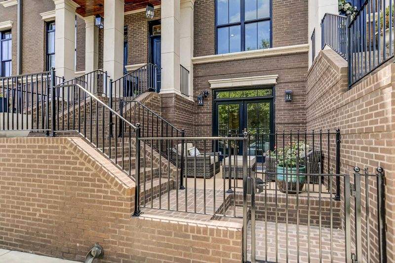 118 S East St, Raleigh, NC 27601