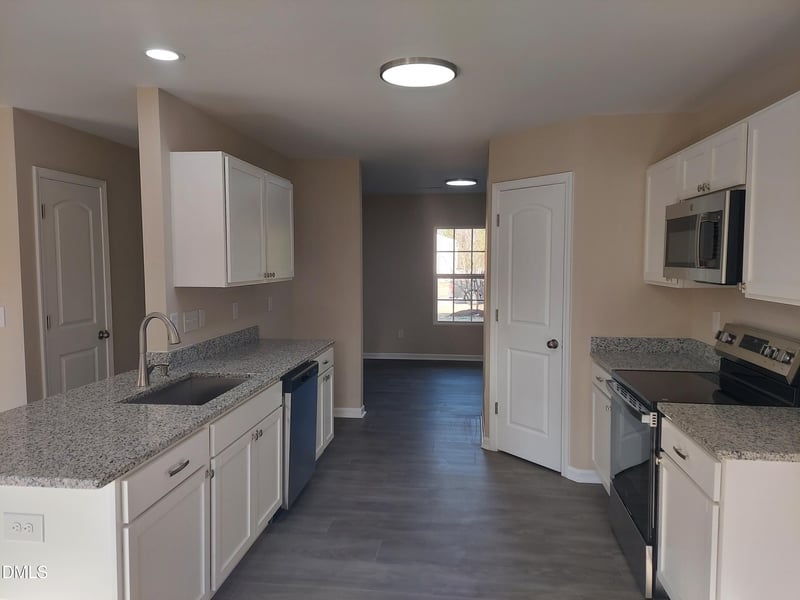 118 Fawnbrook Dr, Four Oaks, NC 27524