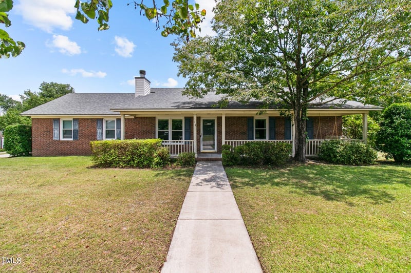 118 Finch Rd, Fayetteville, NC 28306