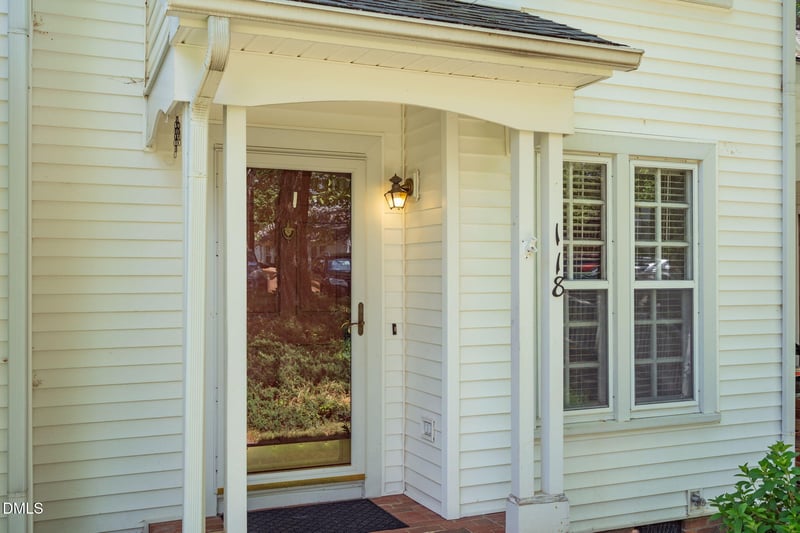 118 Greenmont Ln, Cary, NC 27511