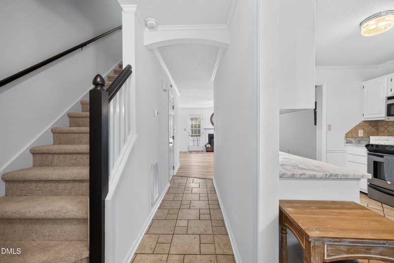 118 Greenmont Ln, Cary, NC 27511